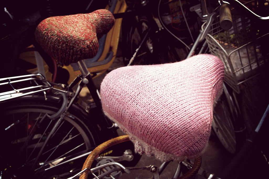 Spotted: Lovely Pair of Knitted Bicycle Seat Covers ... Knit Your Own!