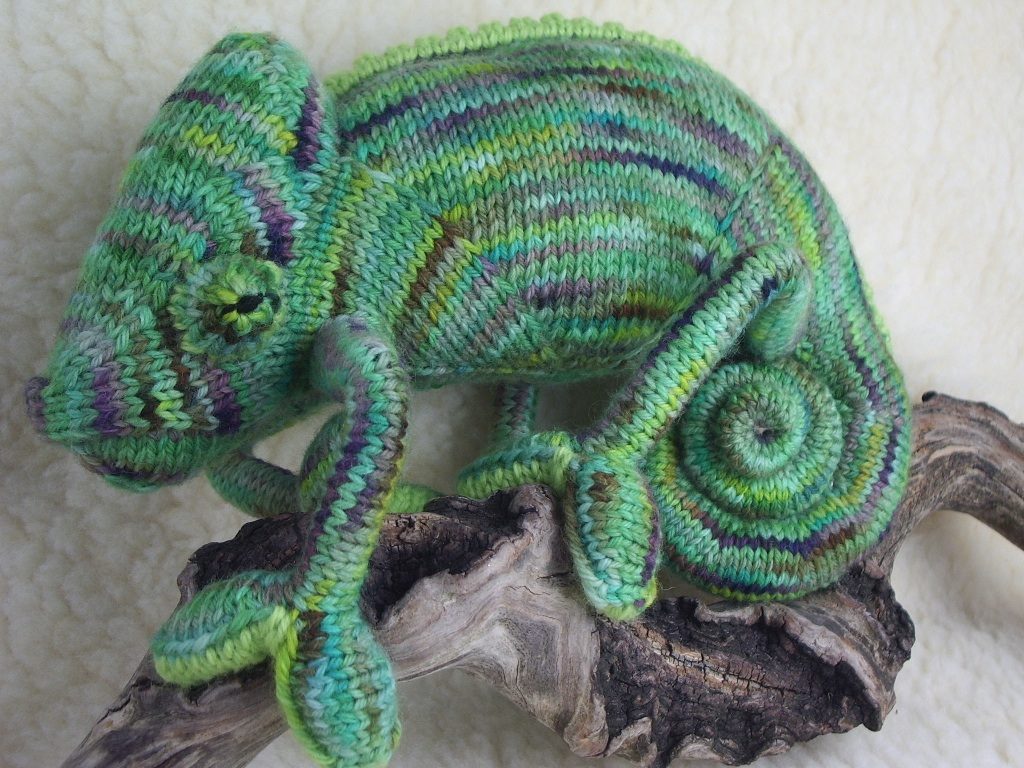 Amazing Knit Chameleon - He's a Champion Lounger and You Can Make Him Too!