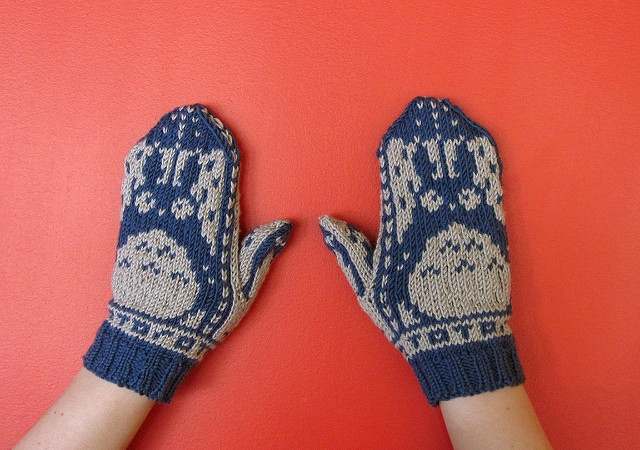 Knit Totoro Mittens – In Norwegian Style! Get the FREE Pattern!