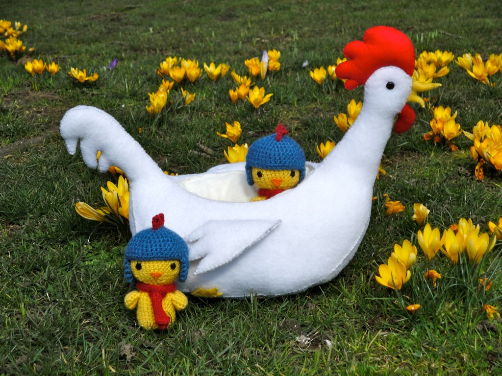 Hilarious Chicken Bobsleigh With Crochet Chicks!