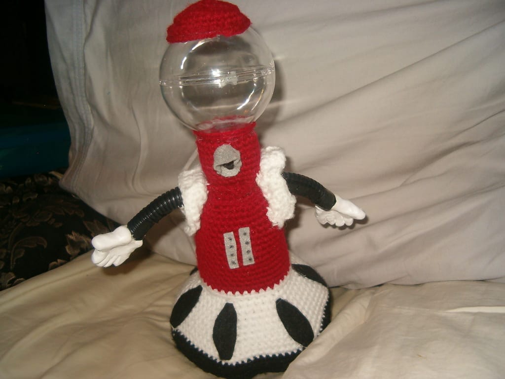 She Crocheted A Tom Servo From Mystery Science Theater 3000 (MST3K)!