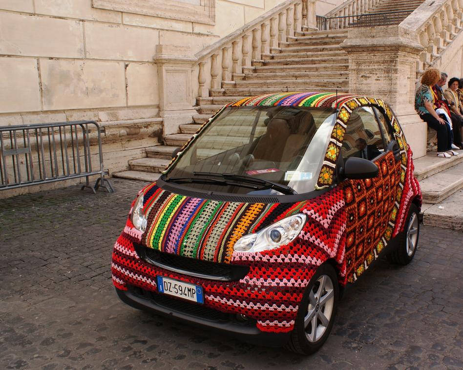 This Yarn Bombed Smart Car Looks Fantastic!