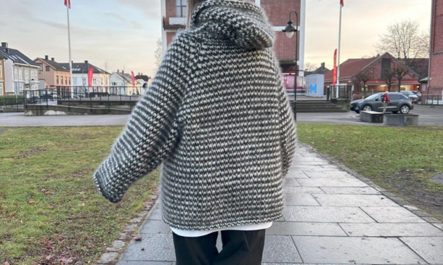Your Autumn Knit: Deliziato, the Oversized Hooded Cardigan Your Wardrobe Needs