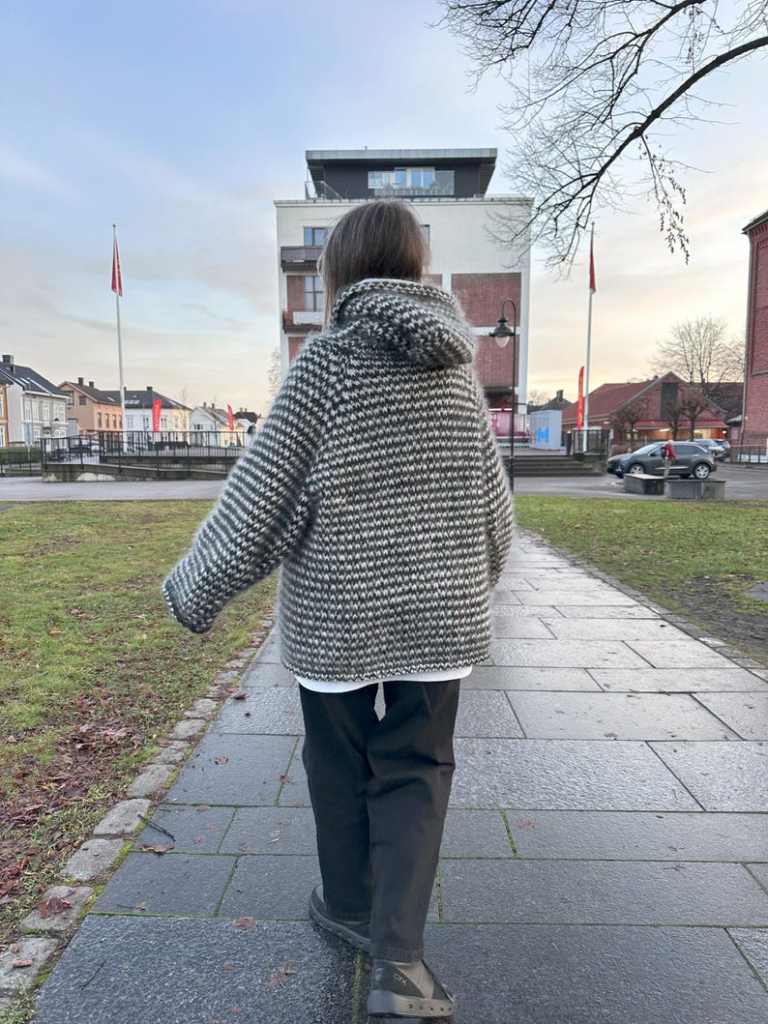 Your Autumn Knit: Deliziato, the Oversized Hooded Cardigan Your Wardrobe Needs