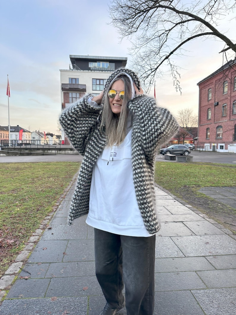 Your Autumn Knit: Deliziato, the Oversized Hooded Cardigan Your Wardrobe Needs