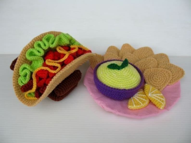 Play Food Patterns For a Mexican Fiesta! Pass the Guacamole! #crochet