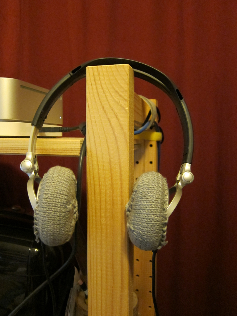 Knit a Pair of Covers for Your Headphones - The Pattern is FREE!