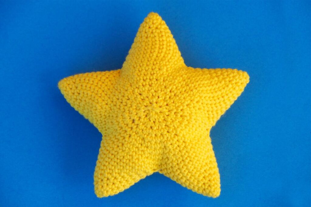 A Simple Crochet Star Pattern Designed By Belén Galán of Amigurinos