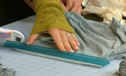 How To Make Yarn from Recycled Clothing Like T-Shirts