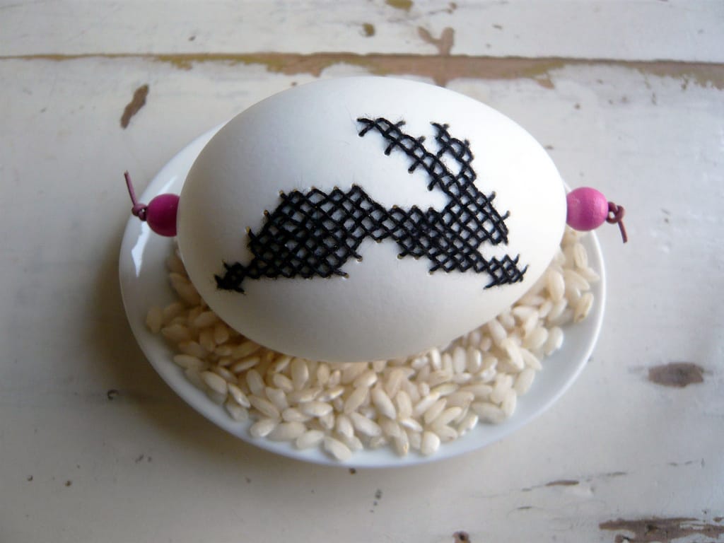 How To Cross-Stitch On Eggs, It Looks So Amazing!