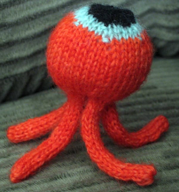 Who Remembers Squidoo? Knit a Squidoo Squid, Free Pattern by ChemKnits