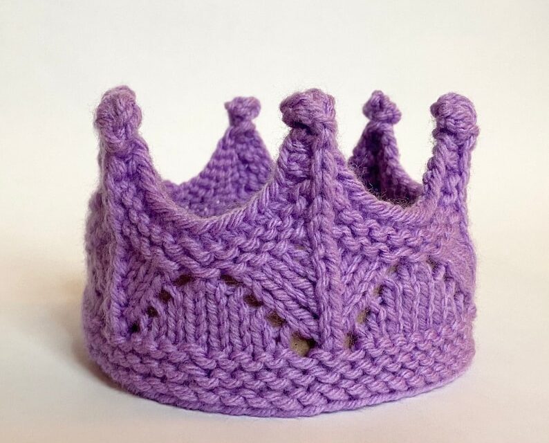 Knitted Birthday Crowns – Delicate and Sophisticated!
