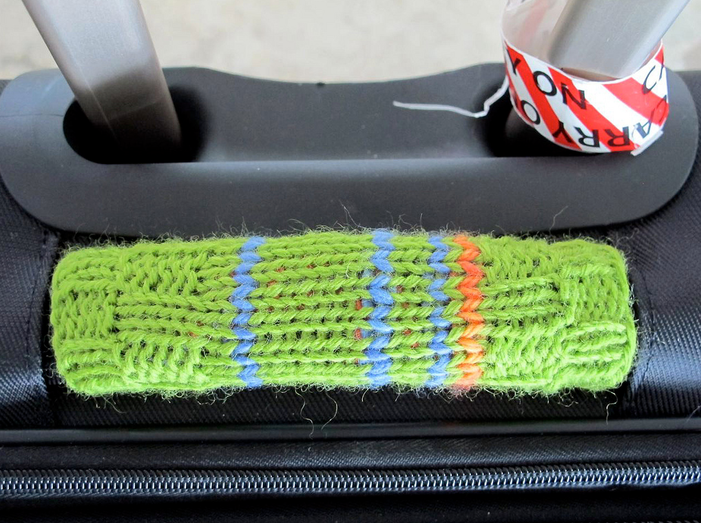 Knitted Luggage Handle Hack - Practical and Easy DIY