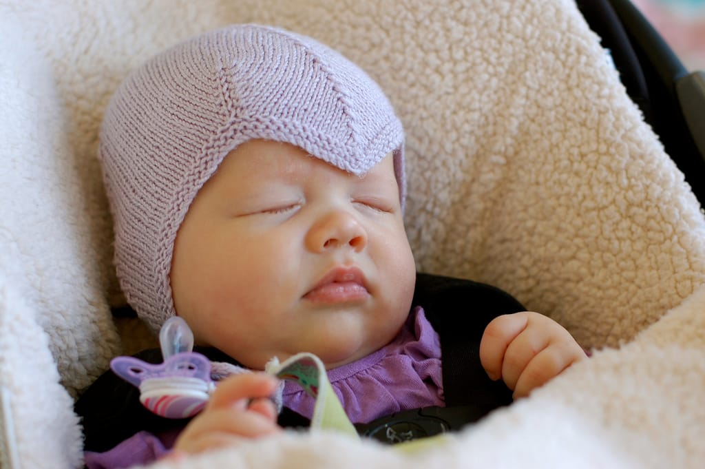 Dear Amelia Earhart Fans, This Knitted Aviator Hat Has So Much Style and the Pattern is FREE!