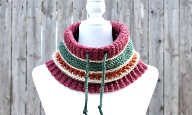 Cozy & Customizable: 4 Drawstring Cowl Patterns To Knit Or Crochet