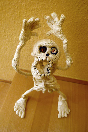 Knitted Skeleton - So Creative!