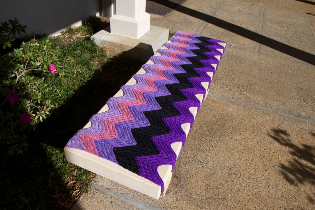 You Got Benched! Beautiful Yarn Bomb Spotted in Hawaii ...