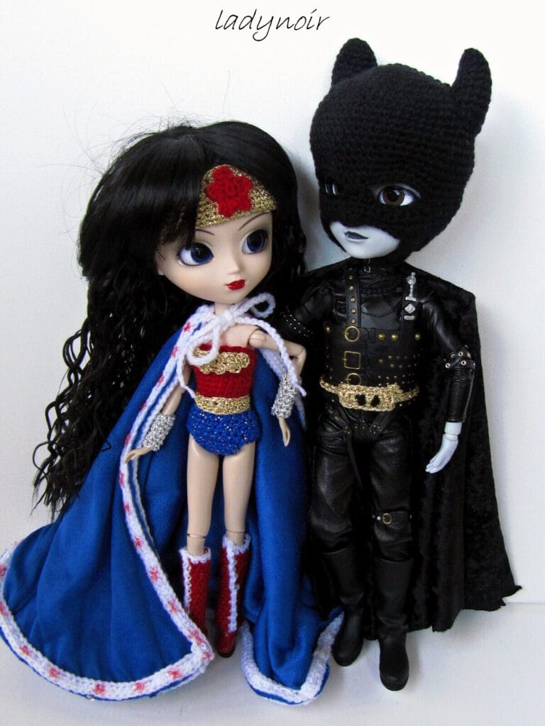 Lady Noir's Amigurumi Superhero Couple