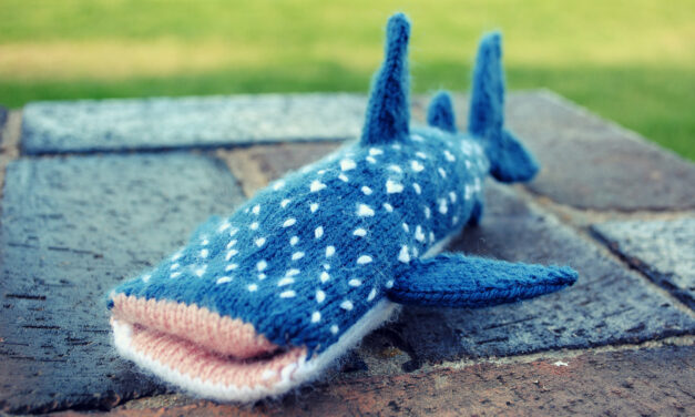 Knitted Whale Shark iPhone Cover – FREE PATTERN!