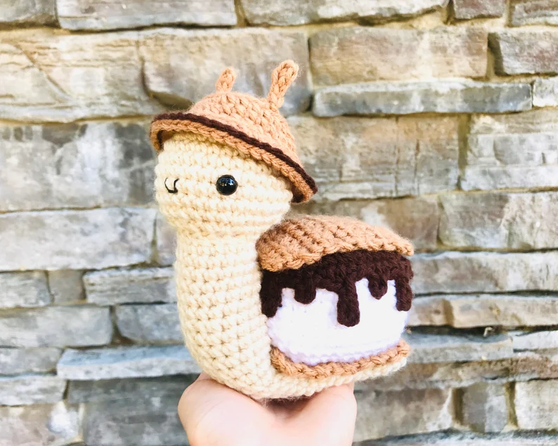 Crochet S'mores snail