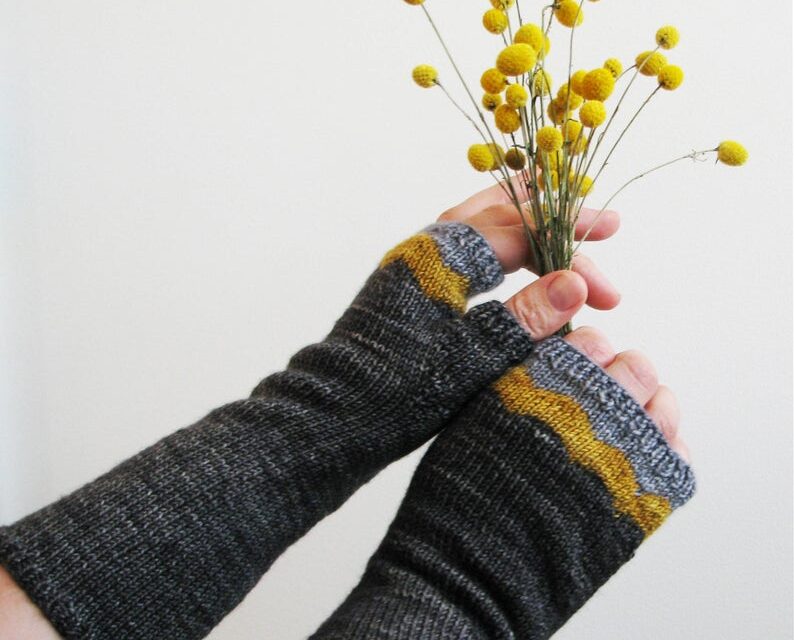 Magnificent Maroo Mitts, Pattern By Ambah O’Brien