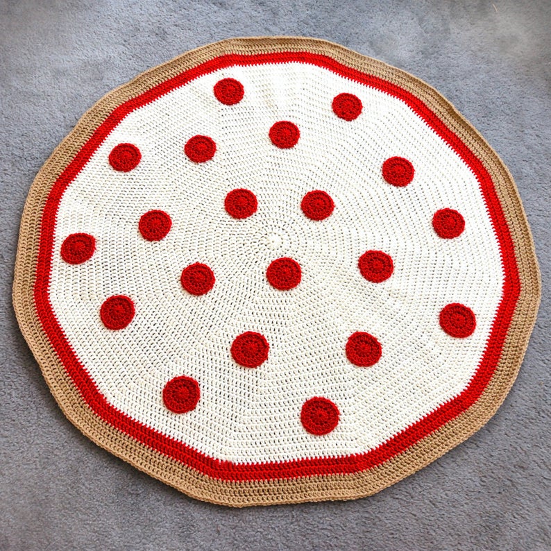 She Crocheted a Pizza Pie Blanket! And You Can Too!