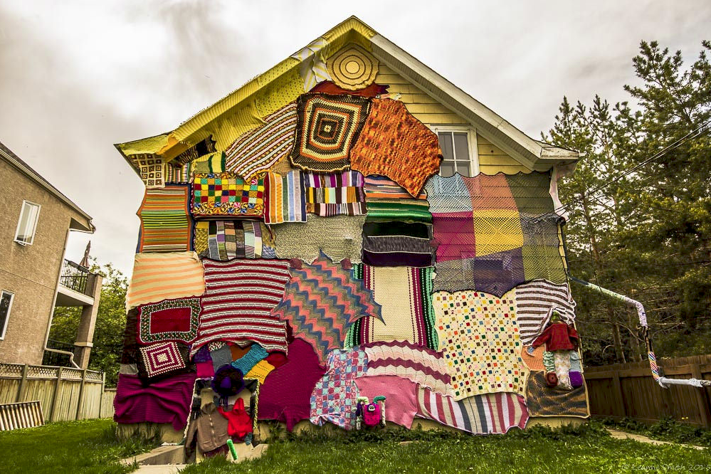 Yarn Bombing Project Helps Homeless in Calgary