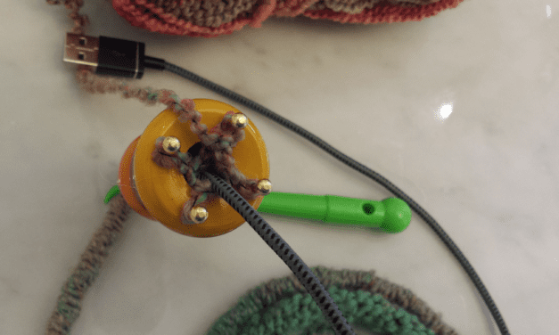 Quick-Make Gift! French Knit a USB Cable Cozy