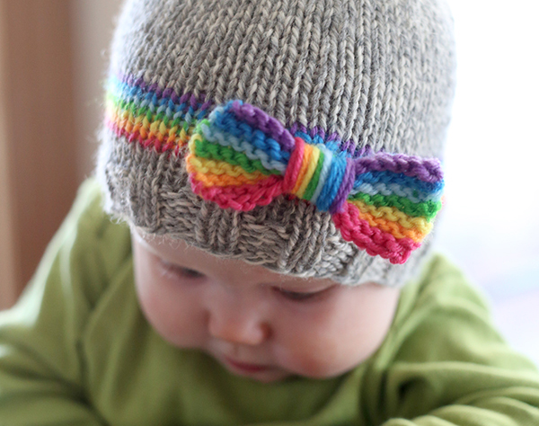 Free Pattern: Adorable Knit Rainbow Baby Hat – That Bow!
