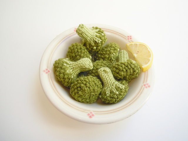 Knitted Steamed Broccoli Florets – Pattern Available!