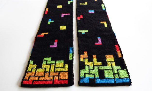 Blockalicious Double-Knit Tetris Prism Scarf – Pattern By The Nifty Knitter