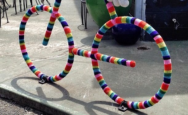 Rainbow Bicycle Yarn Bomb Spotted in Honolulu, Hawaii