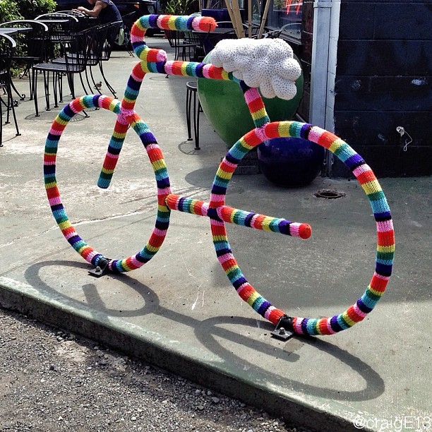 Rainbow Bicycle Yarn Bomb Spotted in Honolulu, Hawaii