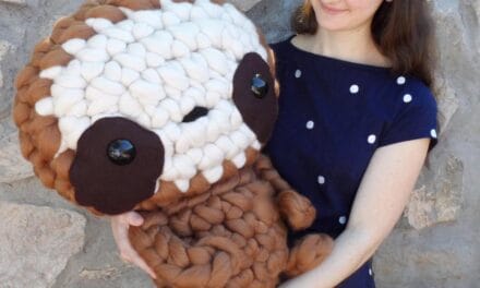 Meet Zippy The Sloth, A Five-Pound Amigurumi – He’s Huge!