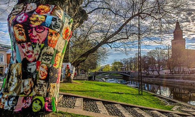 Crochet Portraits – Striking Yarn Bomb Spotted in Turku, Finland For Finland100