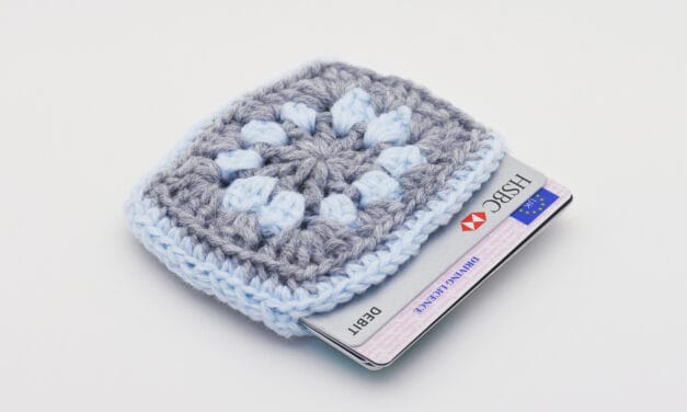 Granny Square Case for Cards – Perfect Travel Companion For Summer Excursions!