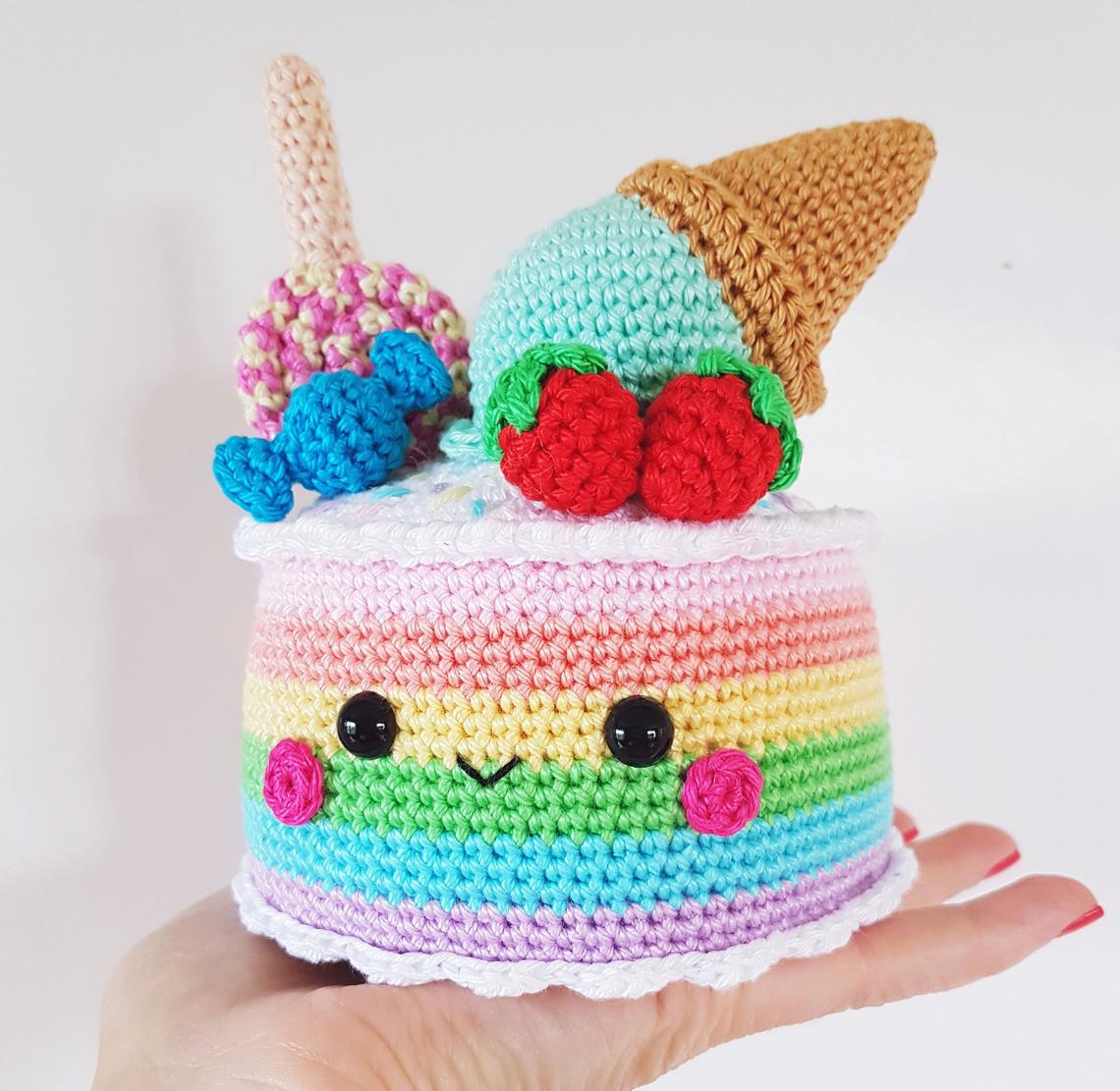 Yarn Cake with a Crochet Candle - Repeat Crafter Me