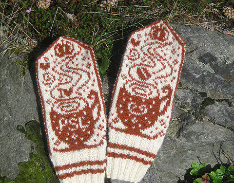 Knit a Pair of Pumpkin Spice and Everything Nice Mittens – Hurry, Do It Now Before You’re Sick Of It!