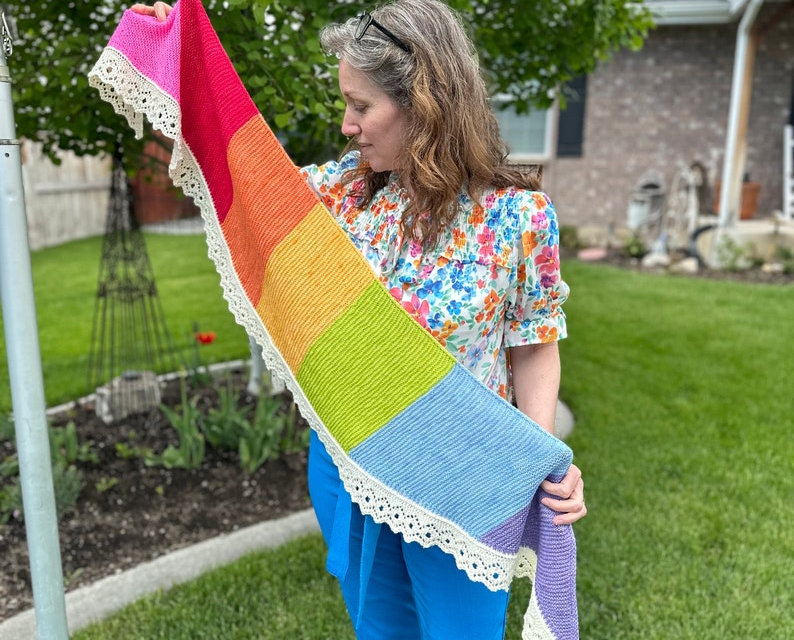 Fall In Love With This Rainbow Bridge Shawl – Knit Pattern Inspired by Utah Monument