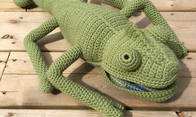 Crochet This Incredible Color-Changing Chameleon – Guaranteed To Impress!