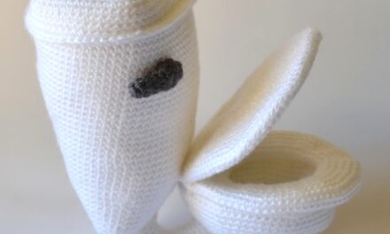 Crochet a Toilet Amigurumi for World Toilet Day With This FREE Pattern