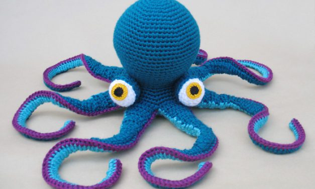 Crochet a Giant Octopus Amigurumi – So Fun and the Pattern is FREE!