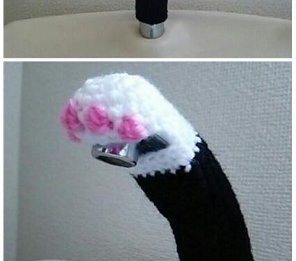 Turn Your Faucet Into a Cute Cat Paw – Check Out This Quirky Yarn Bomb!