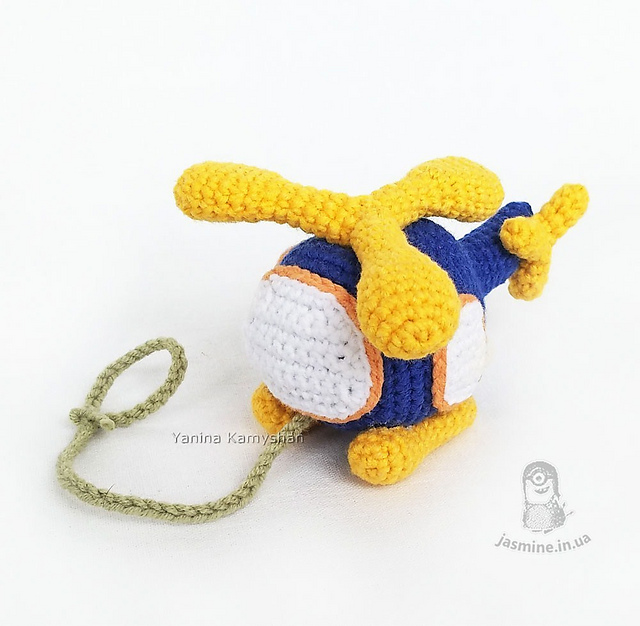 Crochet an Amigurumi Helicopter – So Colorful and Cute!