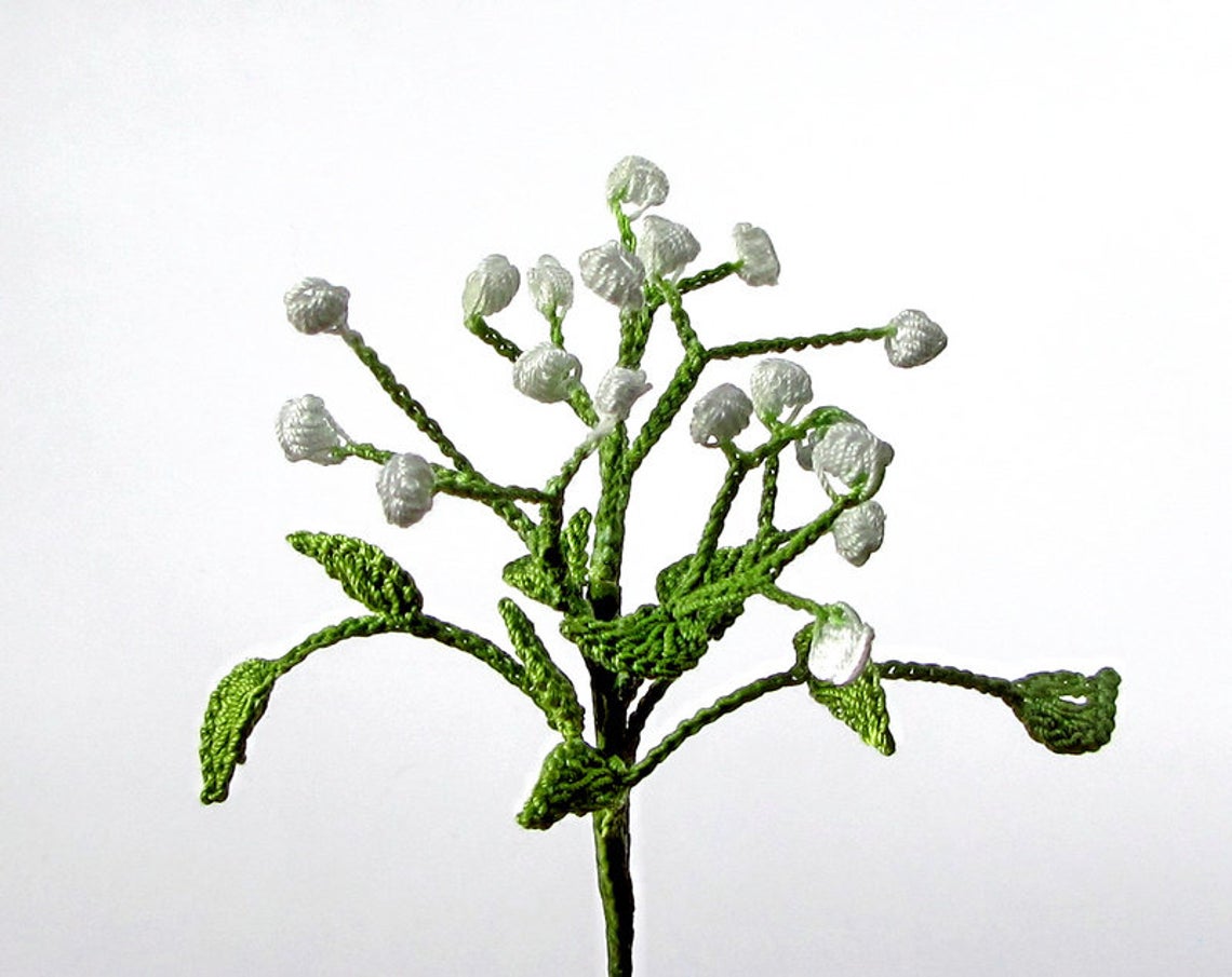 Get the flower pattern, designed by Beth Herman #crochet