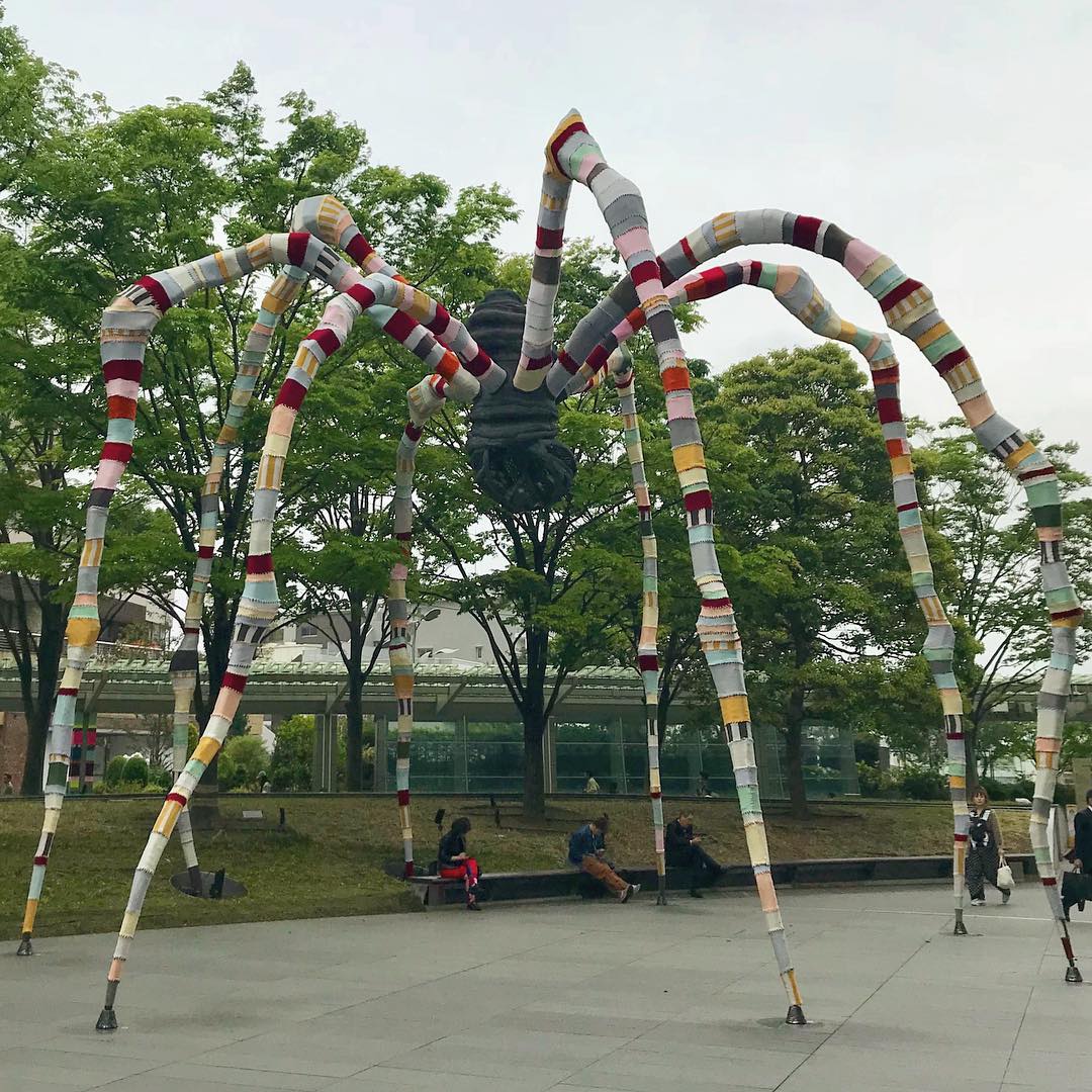 Louise Bourgeois’ Maman Sculpture Gets Yarn Bombed By Magda Sayeg