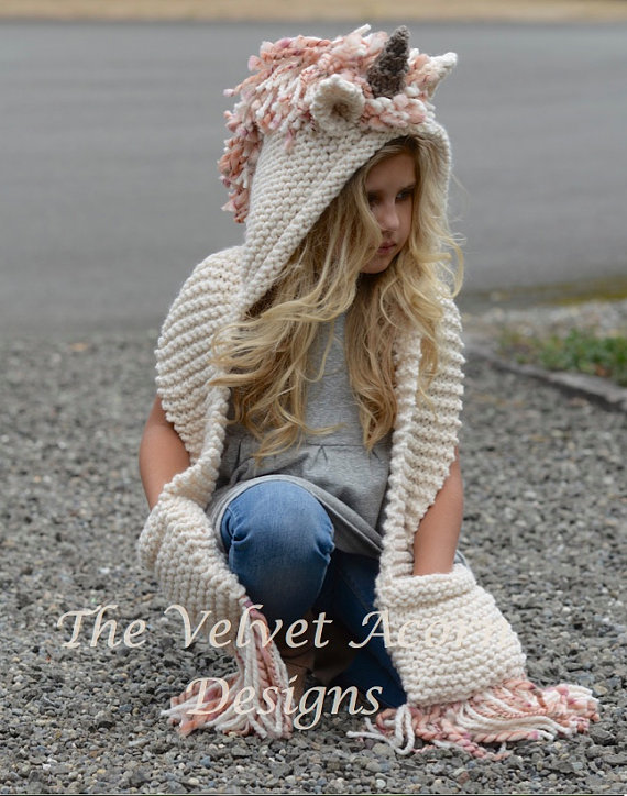 Get the knit pattern from The Velvet Acorn