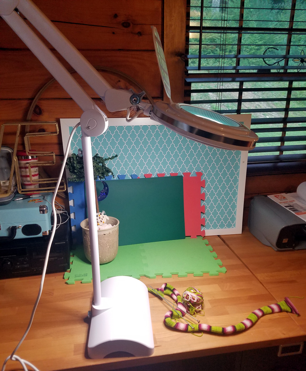 Review: Brightech's LightView 2in1 from the Liteview Magnifier Series - Perfect For Fiddly Fiber Crafts!