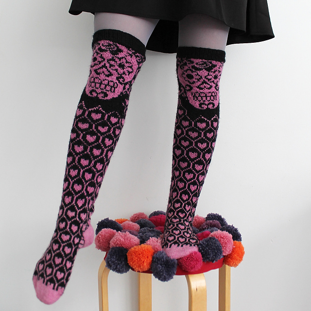 When Skulls & Hearts Are Knit Together … This Pattern Mash-Up Packs Some Serious Goshwow …