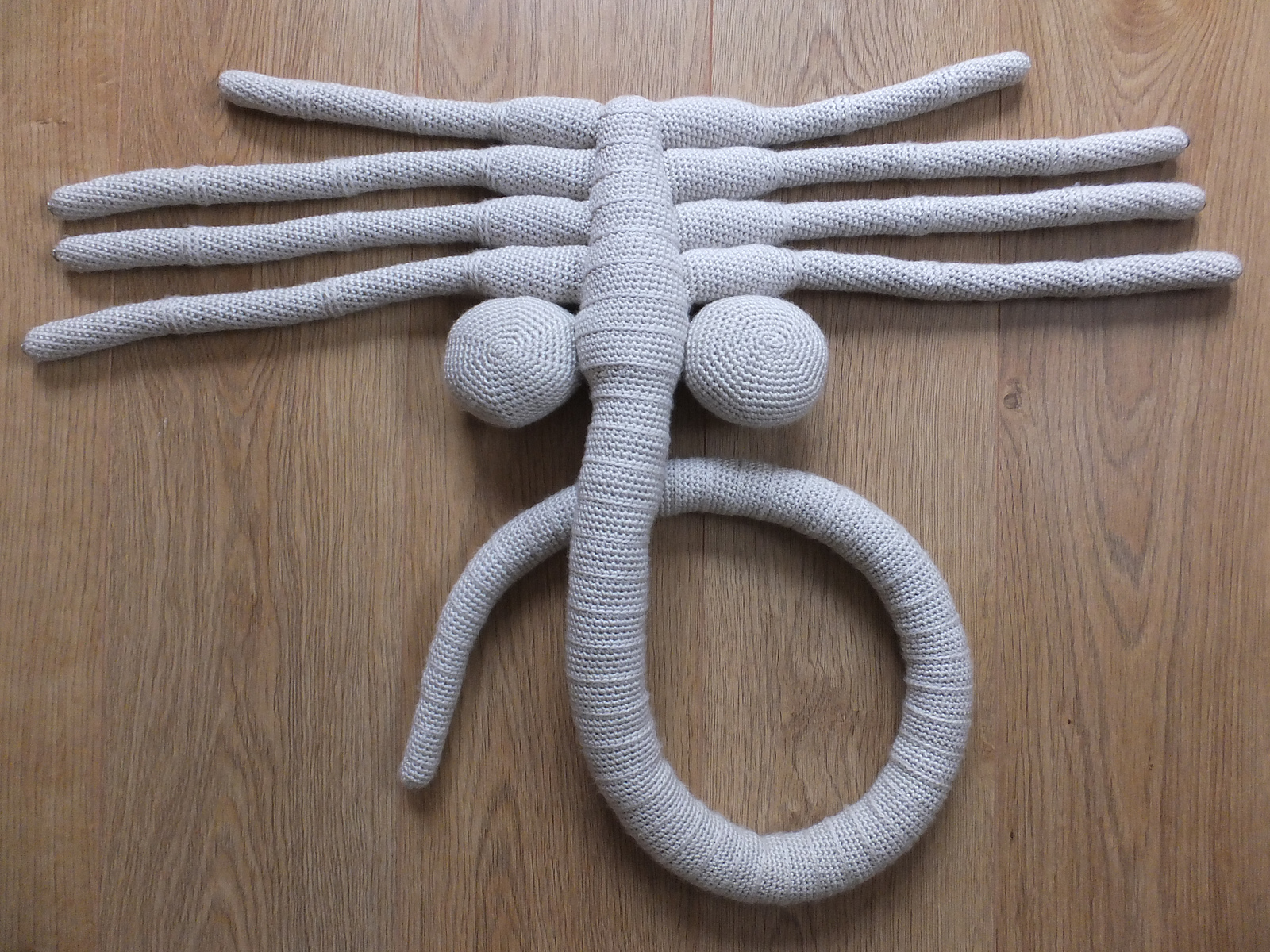 Crochet a Facehugger, Gives Free Hugs! Pattern Is FREE!